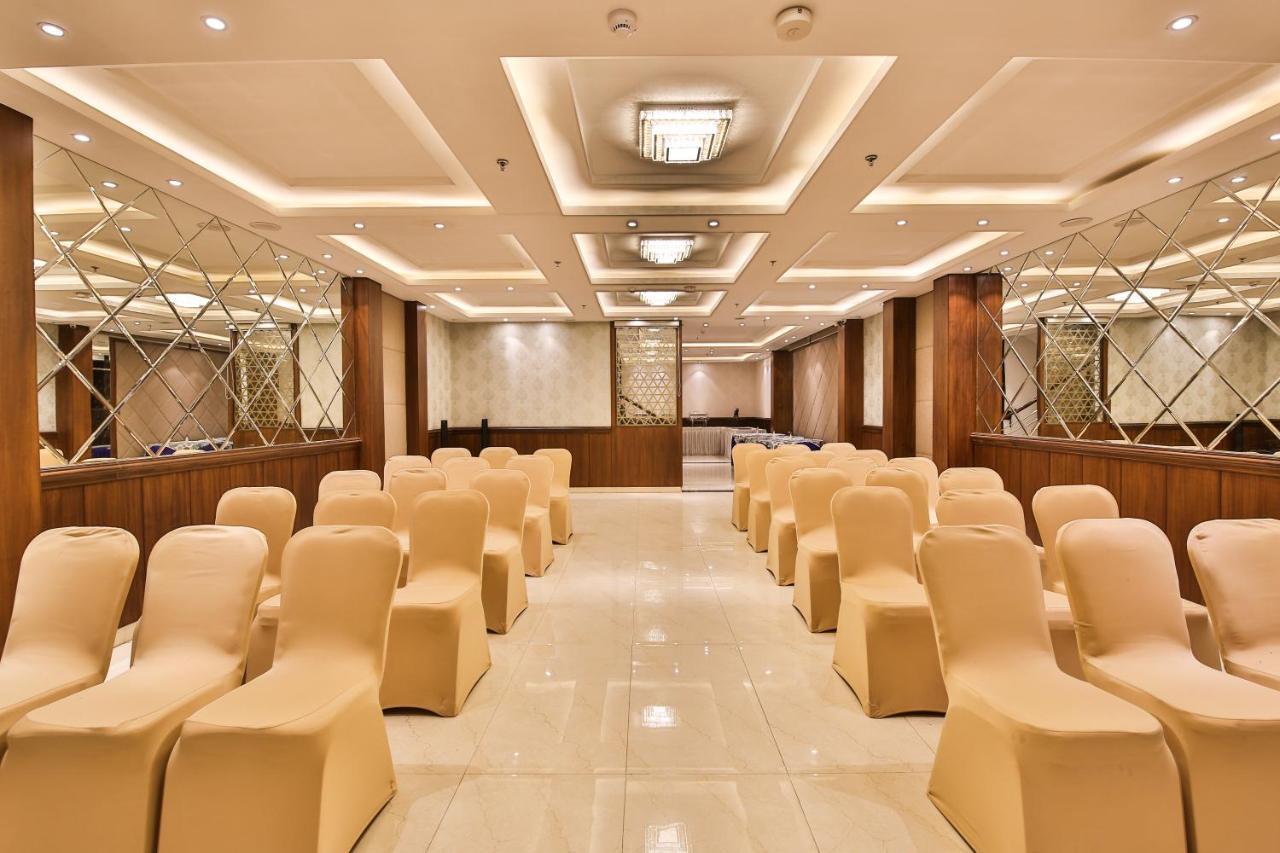 Hotel Sumaditya Jaipur Ngoại thất bức ảnh