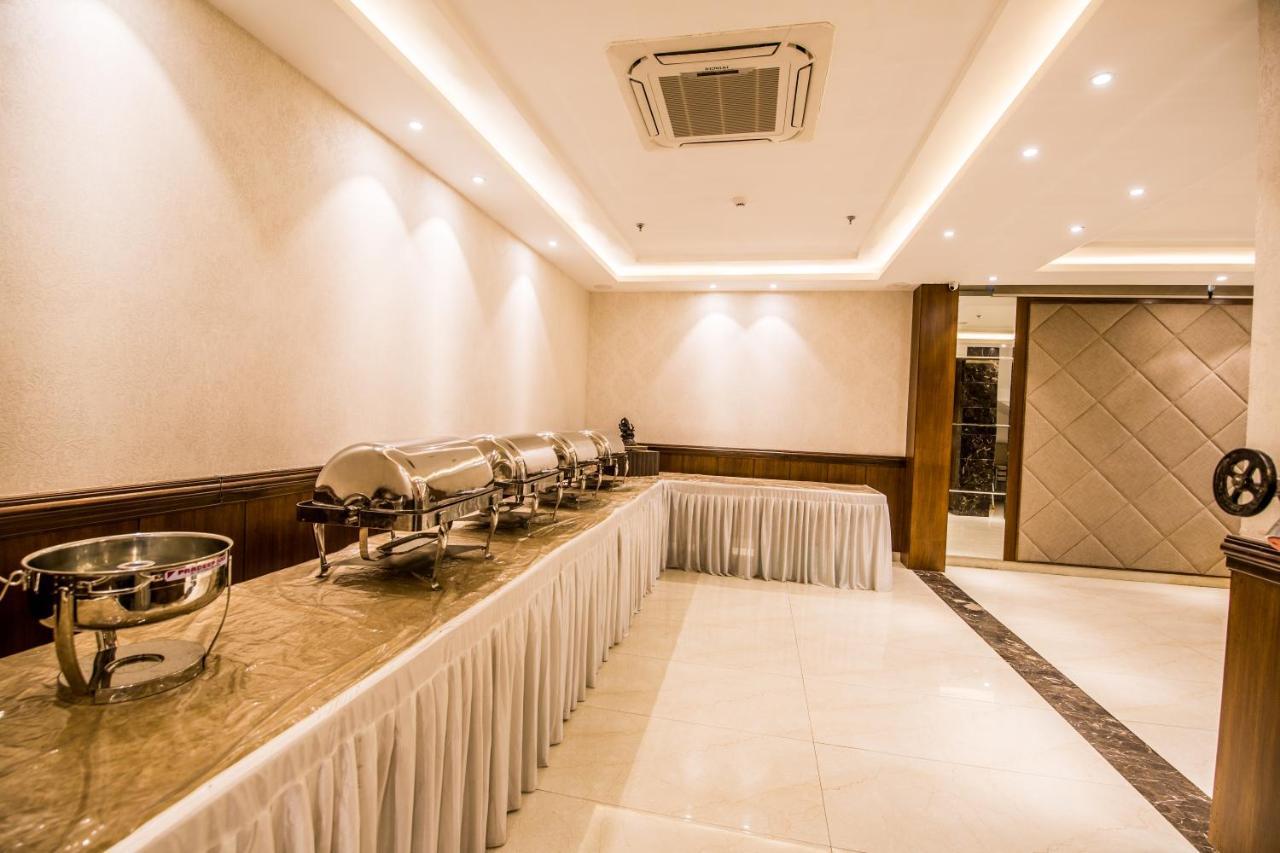 Hotel Sumaditya Jaipur Ngoại thất bức ảnh
