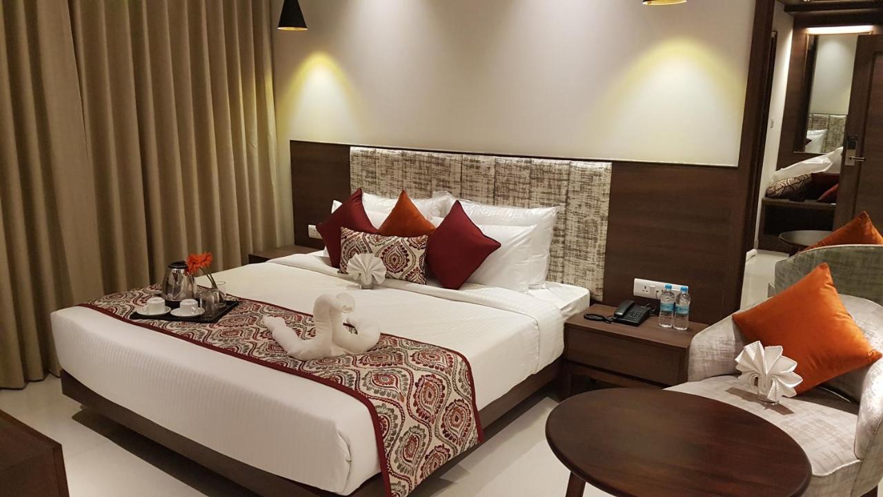 Hotel Sumaditya Jaipur Ngoại thất bức ảnh