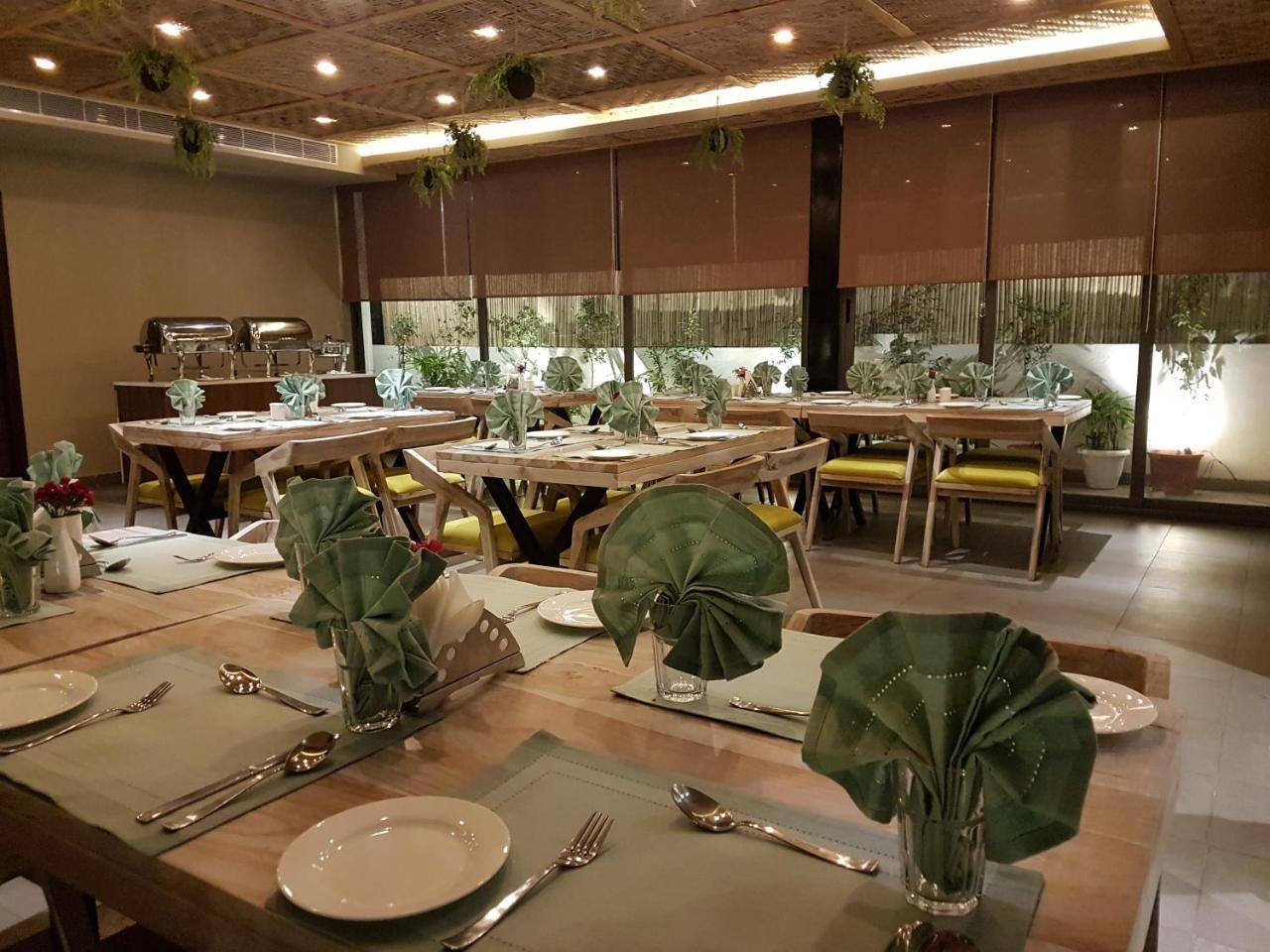 Hotel Sumaditya Jaipur Ngoại thất bức ảnh