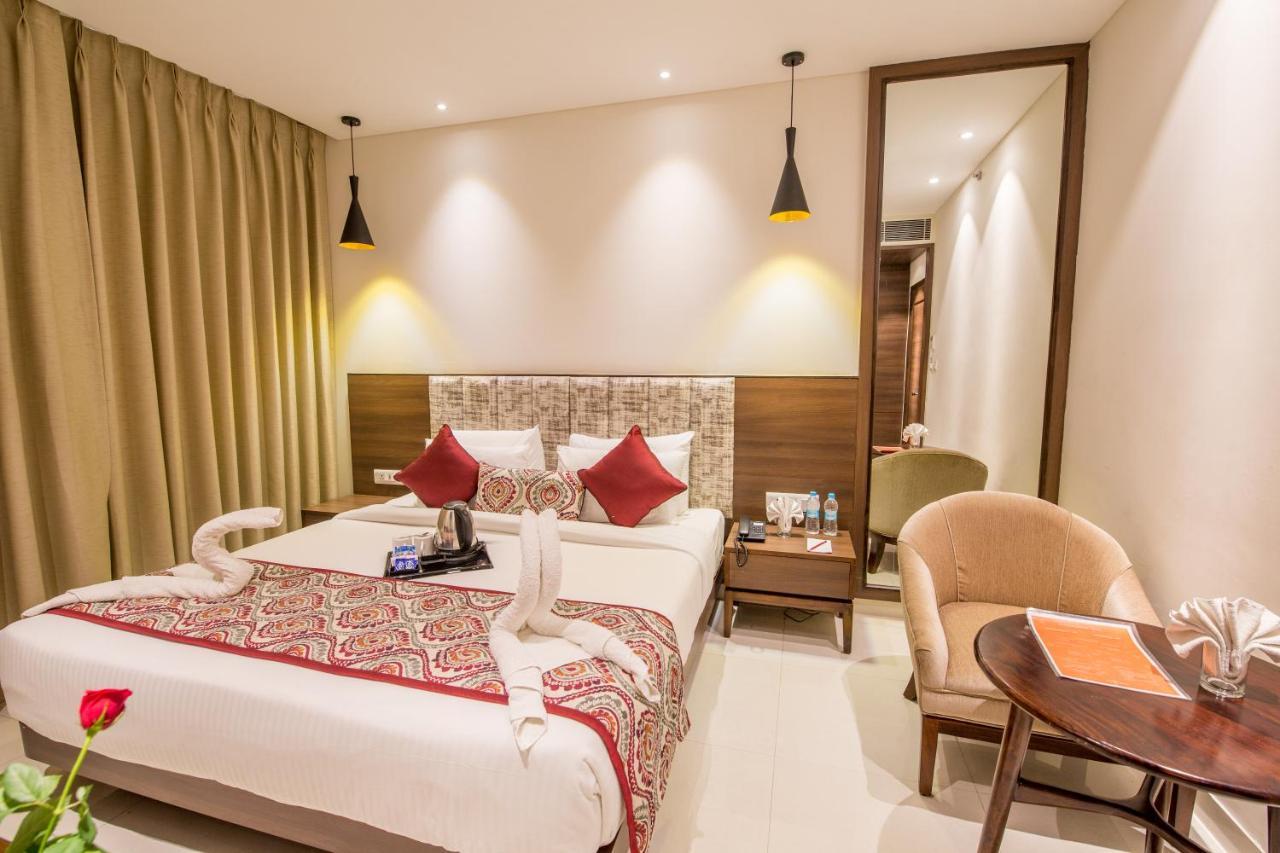 Hotel Sumaditya Jaipur Ngoại thất bức ảnh